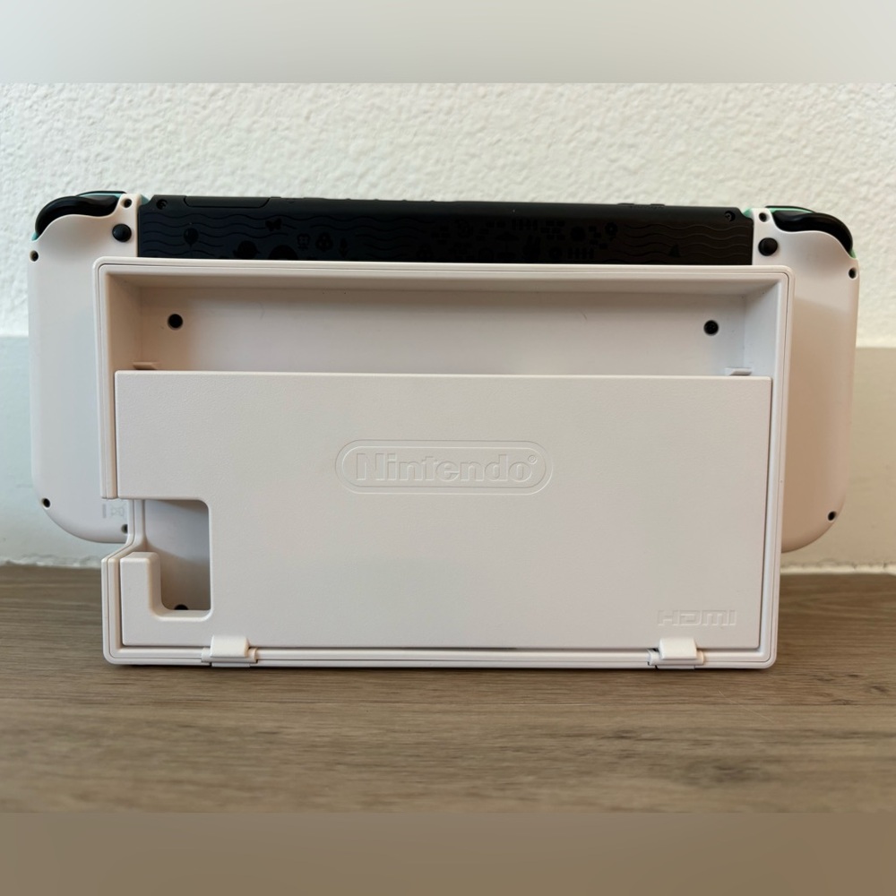 Limited Edition Animal Crossing Nintendo Switch Console - Picture 3 of 10